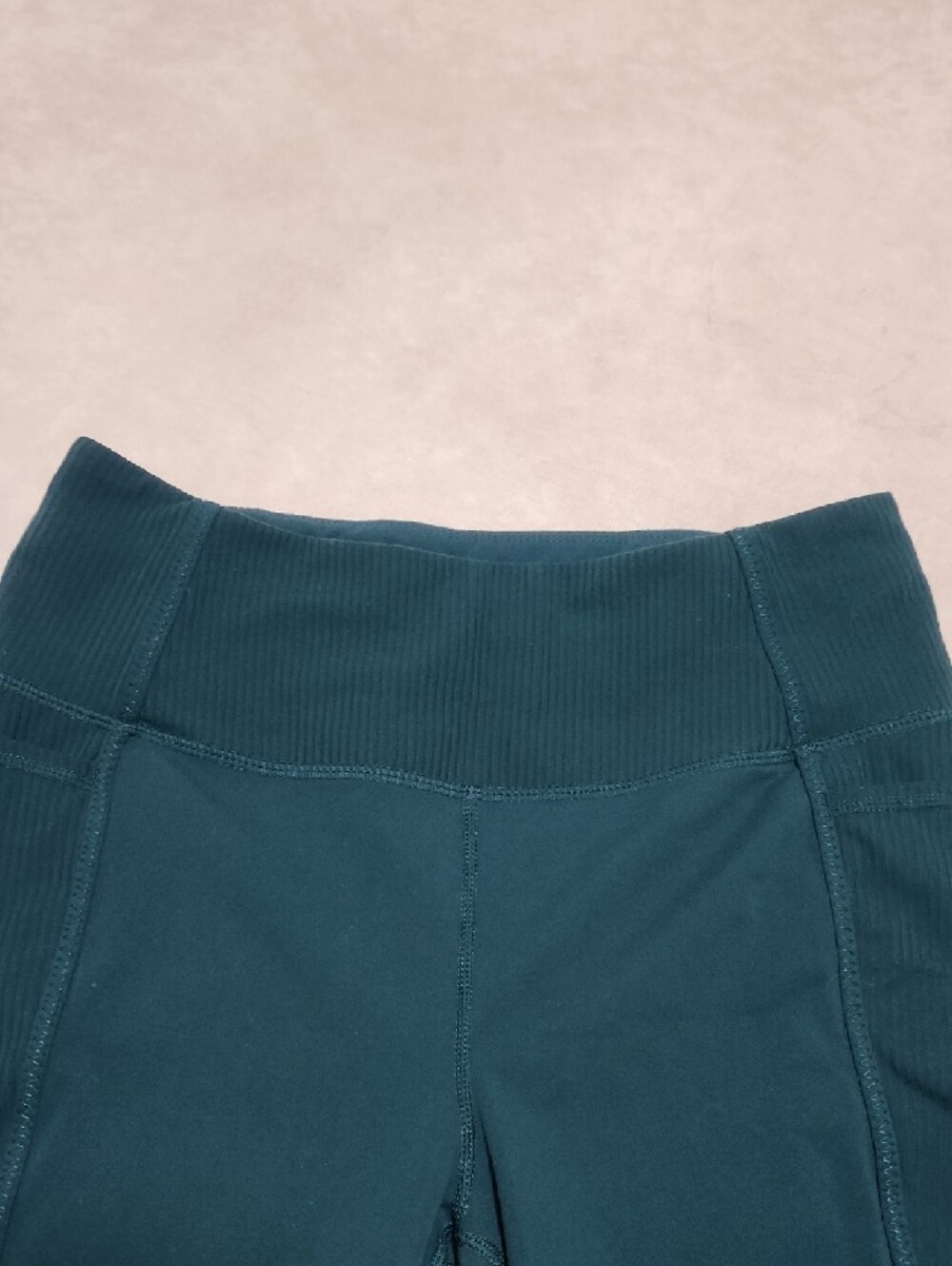 Mondetta Deep Green High-Rise Bike Shorts with Side Pockets - Picture 2 of 11
